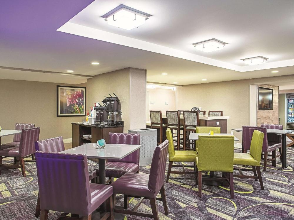 La Quinta Inn & Suites by Wyndham Baltimore N/White Marsh